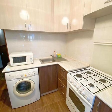 Квартира Напротив Аэропорта Apartment Turksib Exterior photo